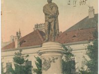 Spomenik Petru Preradoviću, Akademički trg (današnji Trg Josipa Juraja Strossmayera) 1905. godine  Svečano je otkriven 1895. godine na tadašnjem Akademičkom trgu (današnji Strossmayerov trg). Na sadašnju lokaciju premješten je tek 1954. godine.